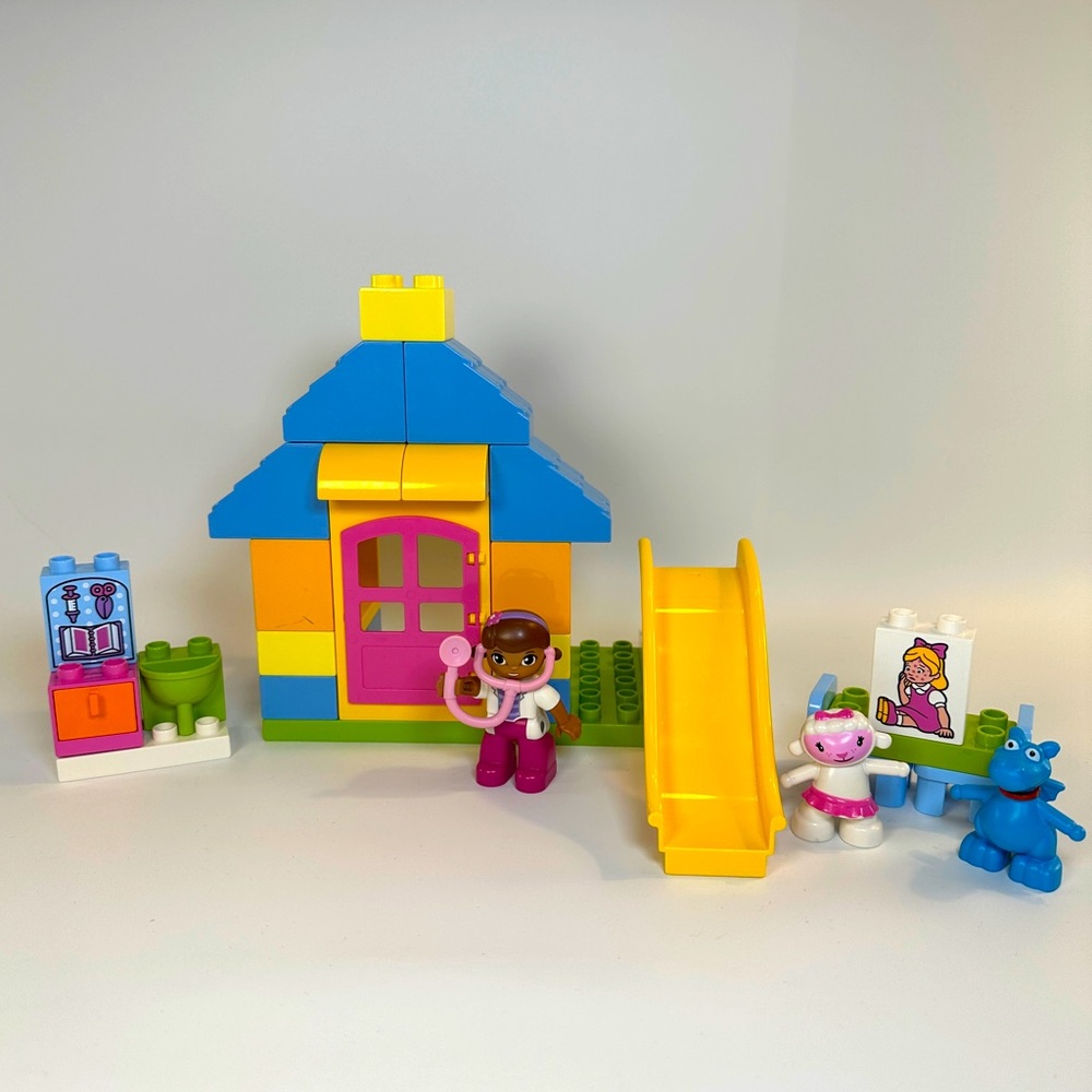 Lego‎ Duplo Doc McStuffins Backyard Clinic 10606 Near Complete